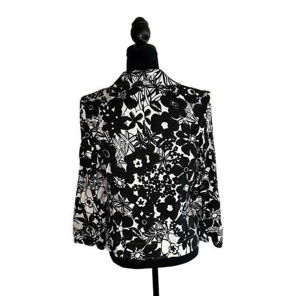 R.Q.T. Women’s White Blazer with Black Flowers, Size 8, Pre-owned - Picture 2 of 6